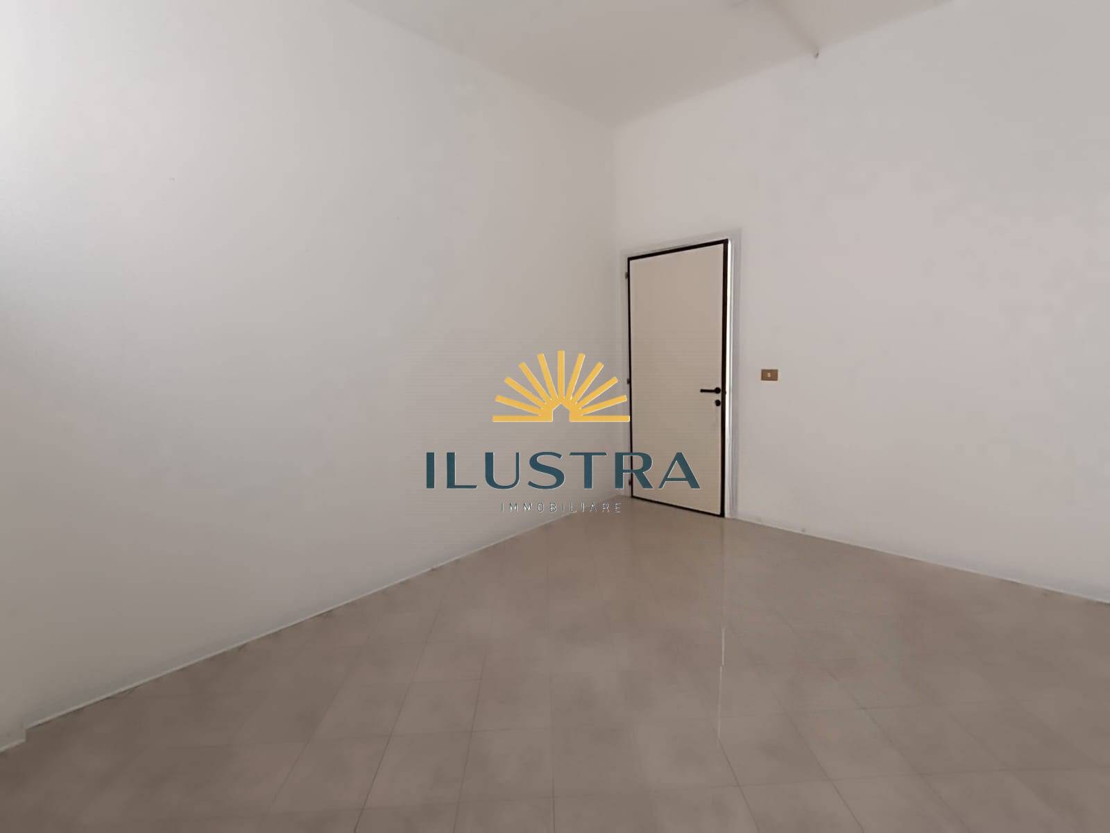 Locale commerciale in affitto a Grottammare