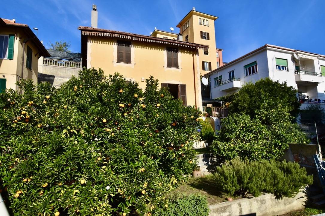 Casa indipendente in vendita a Savona, Villapiana