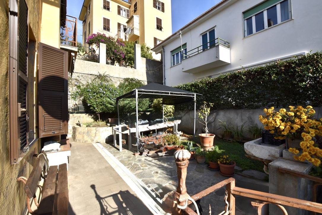 Casa indipendente in vendita a Savona, Villapiana