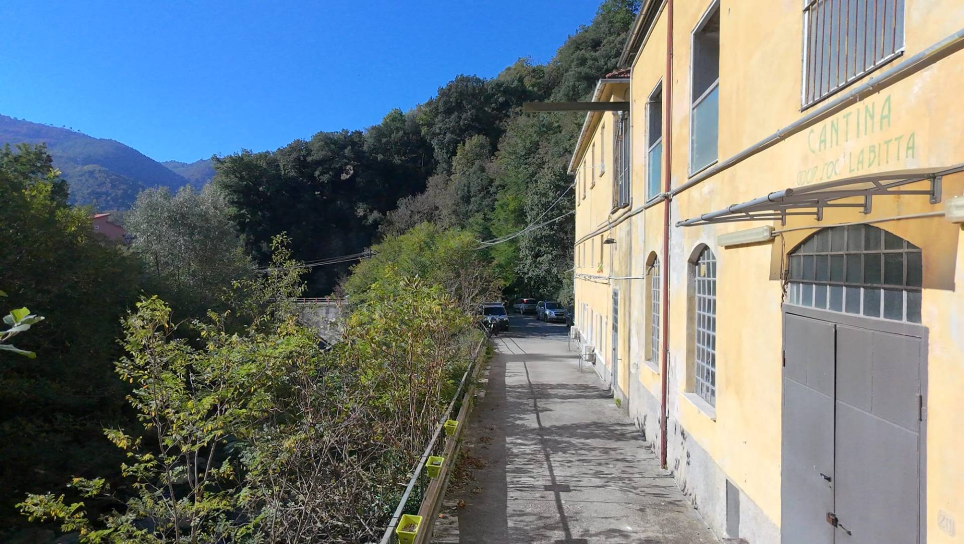 Capannone in vendita a Varazze, Pero