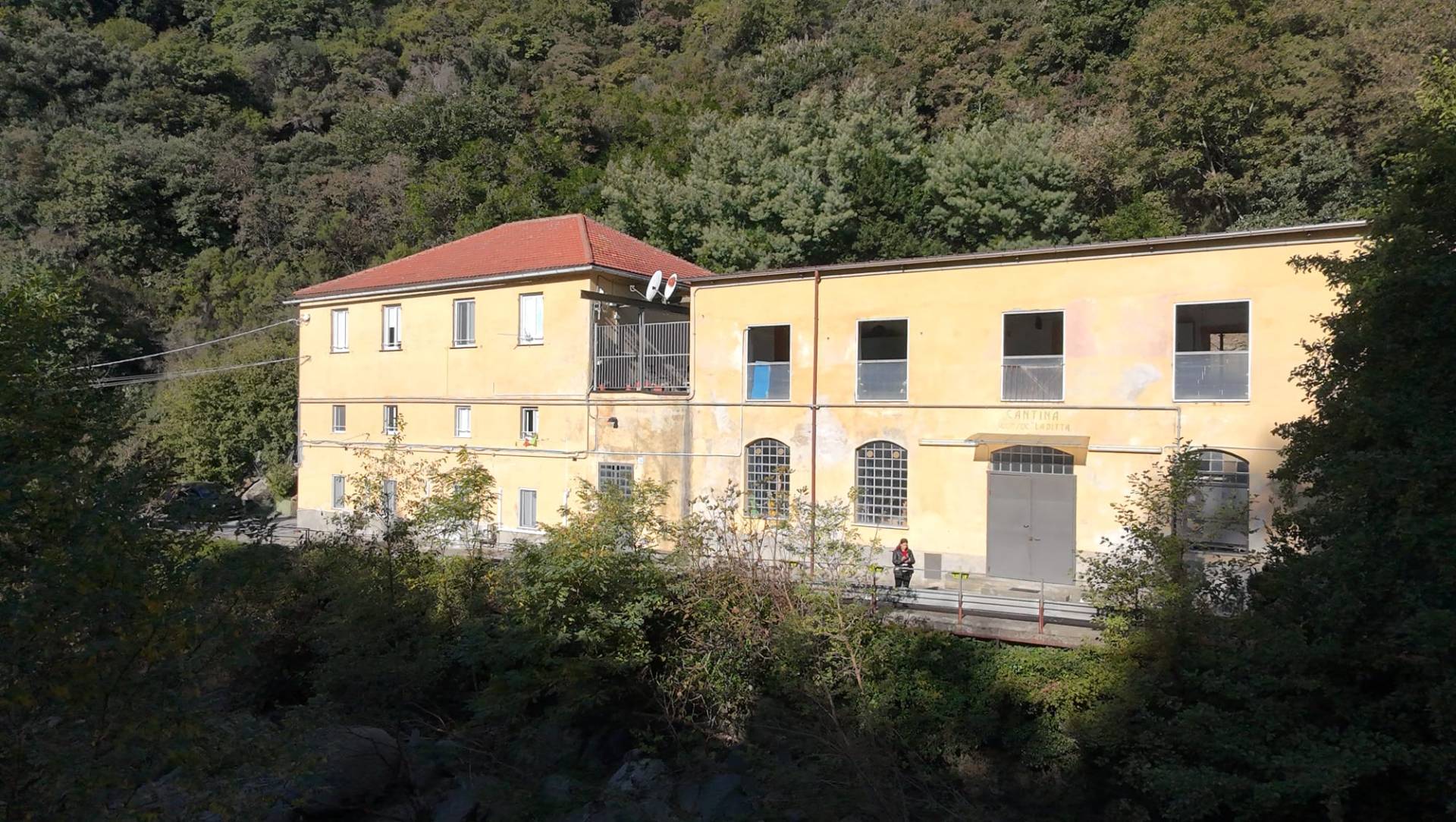 Capannone in vendita a Varazze, Pero