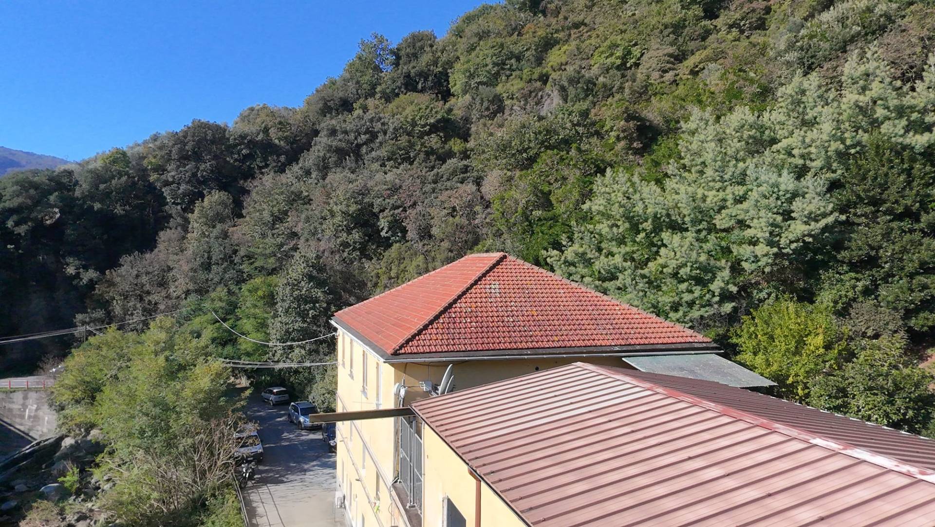 Capannone in vendita a Varazze, Pero