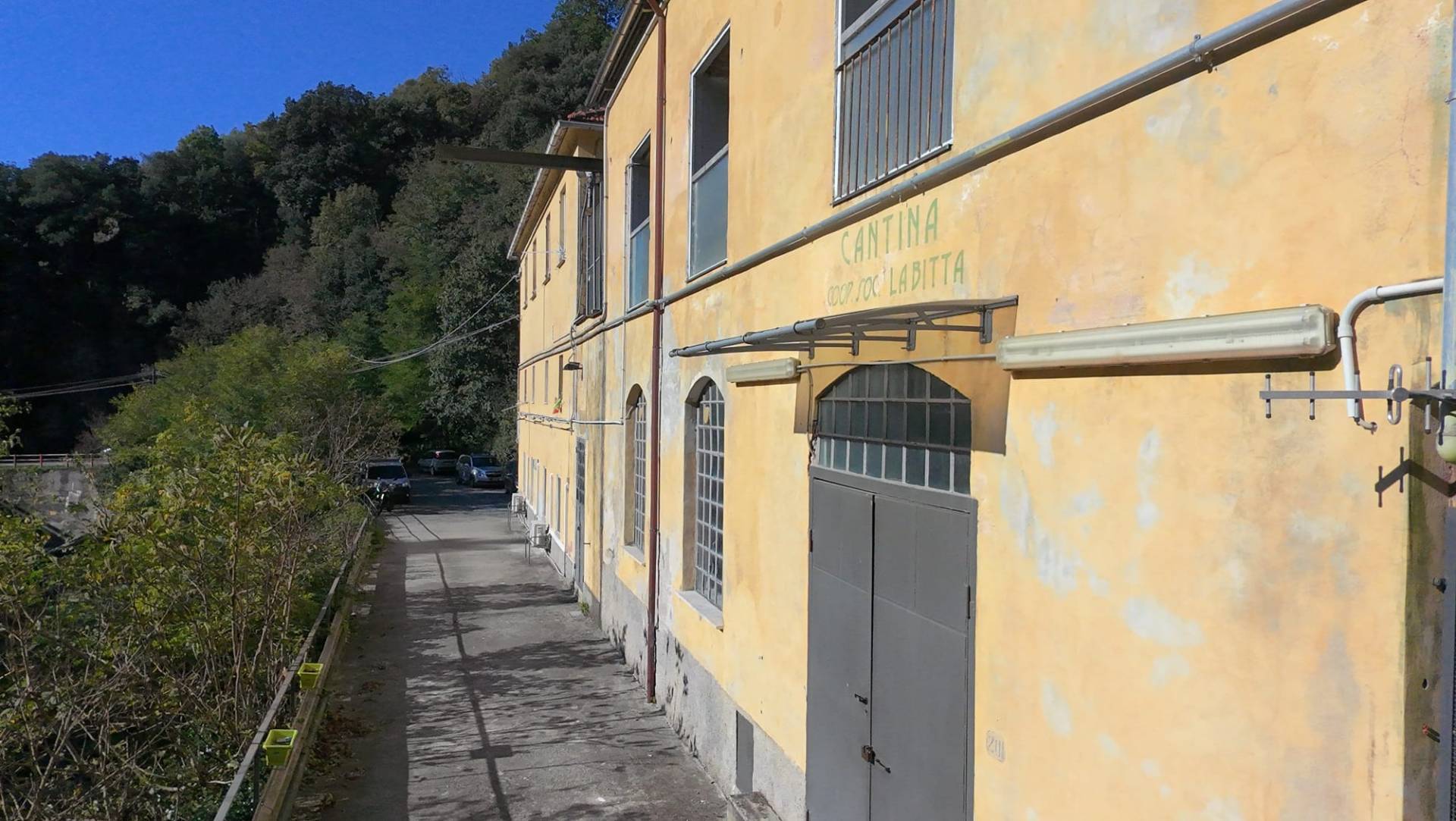 Capannone in vendita a Varazze, Pero