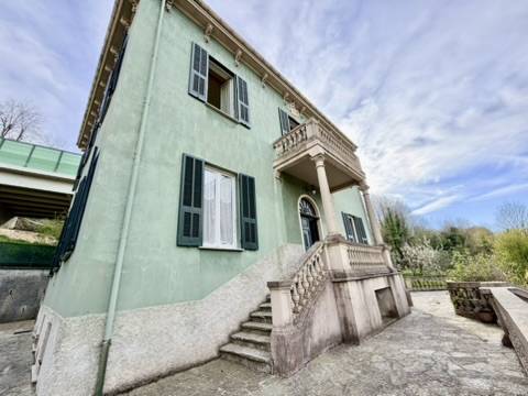 Villa in vendita a Altare