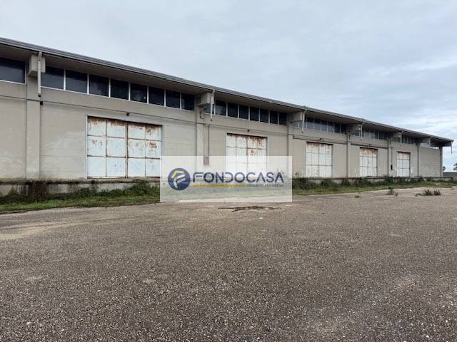 Industriale-logistico in vendita a Brindisi, Perrino