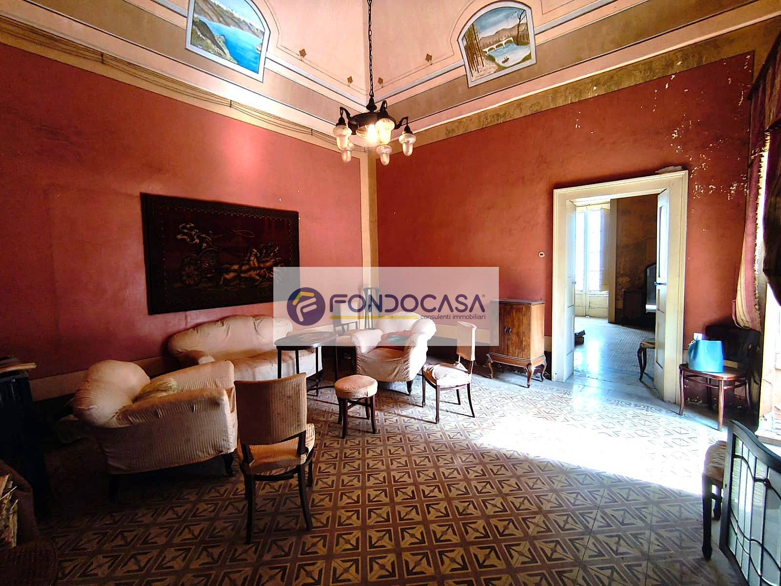 Palazzo intero stabile in vendita a Botrugno