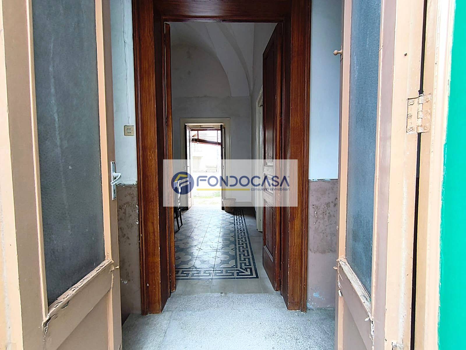 Palazzo intero stabile in vendita a Botrugno