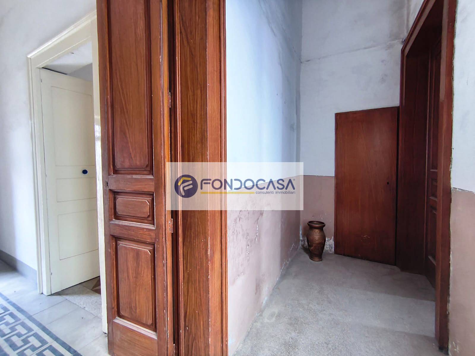 Palazzo intero stabile in vendita a Botrugno