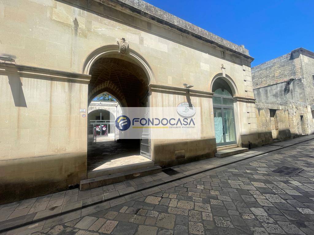 Locale commerciale in vendita a Maglie