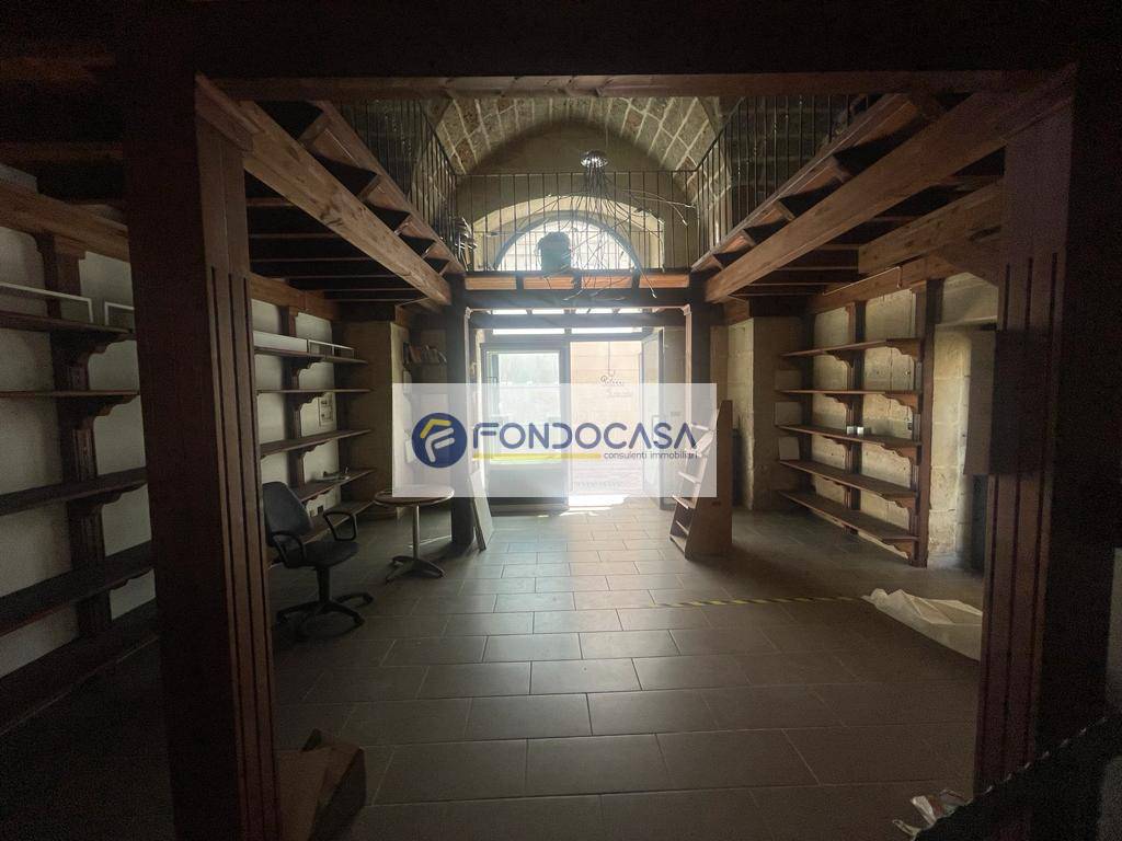 Locale commerciale in vendita a Maglie