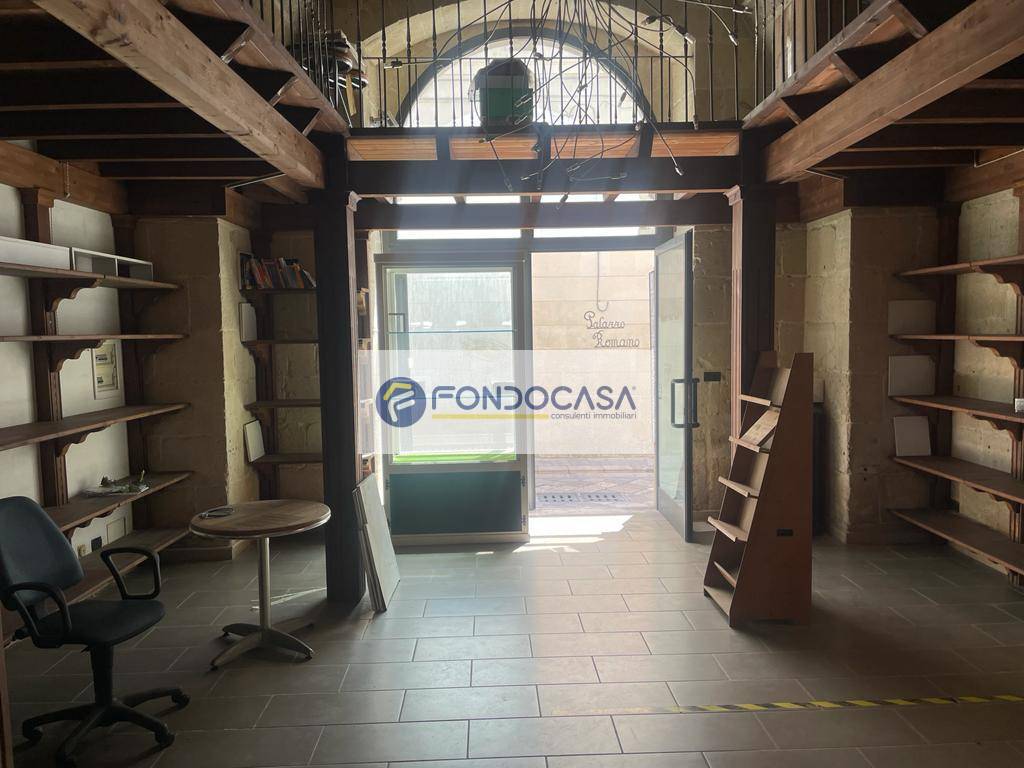 Locale commerciale in vendita a Maglie