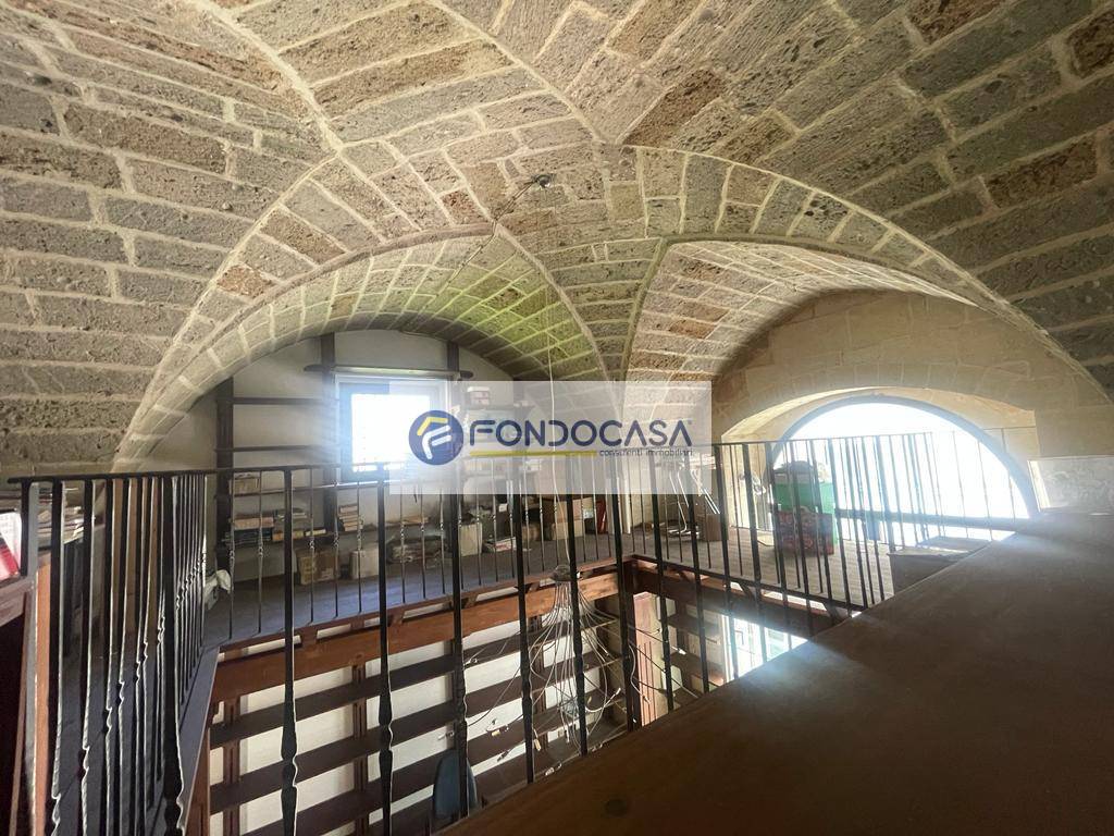 Locale commerciale in vendita a Maglie