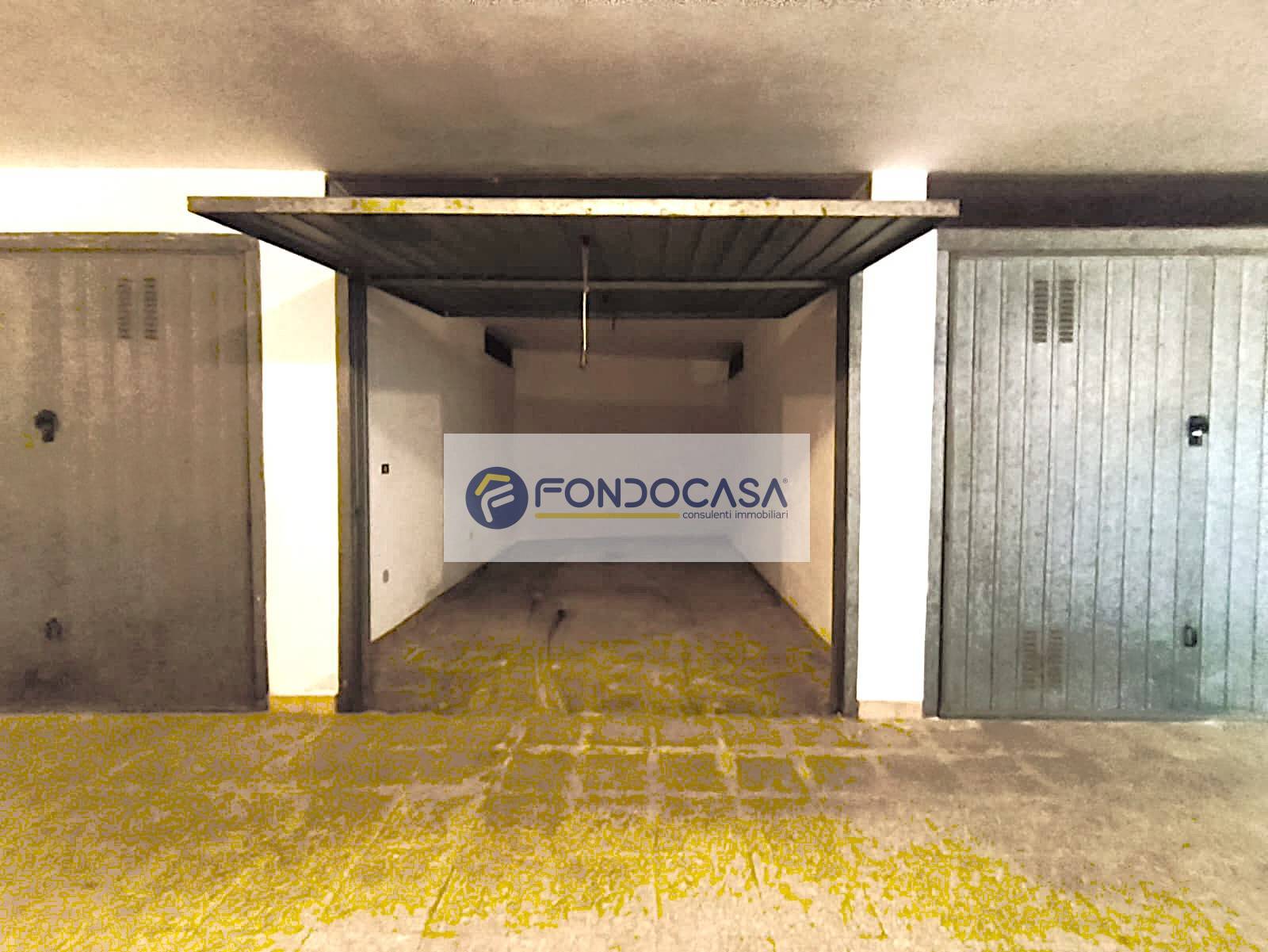 Box o garage in vendita a Maglie