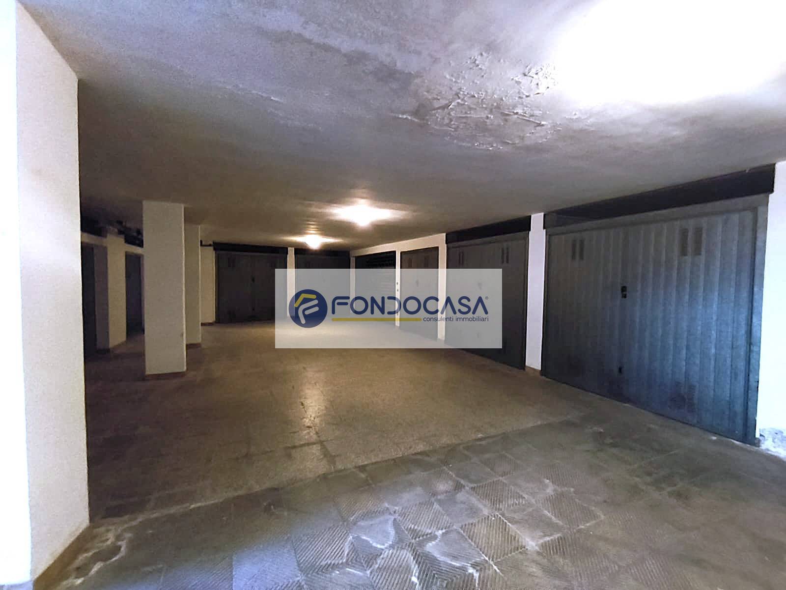 Box o garage in vendita a Maglie