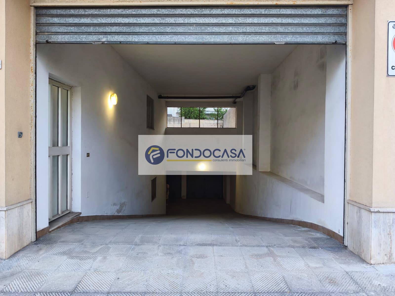 Box o garage in vendita a Maglie