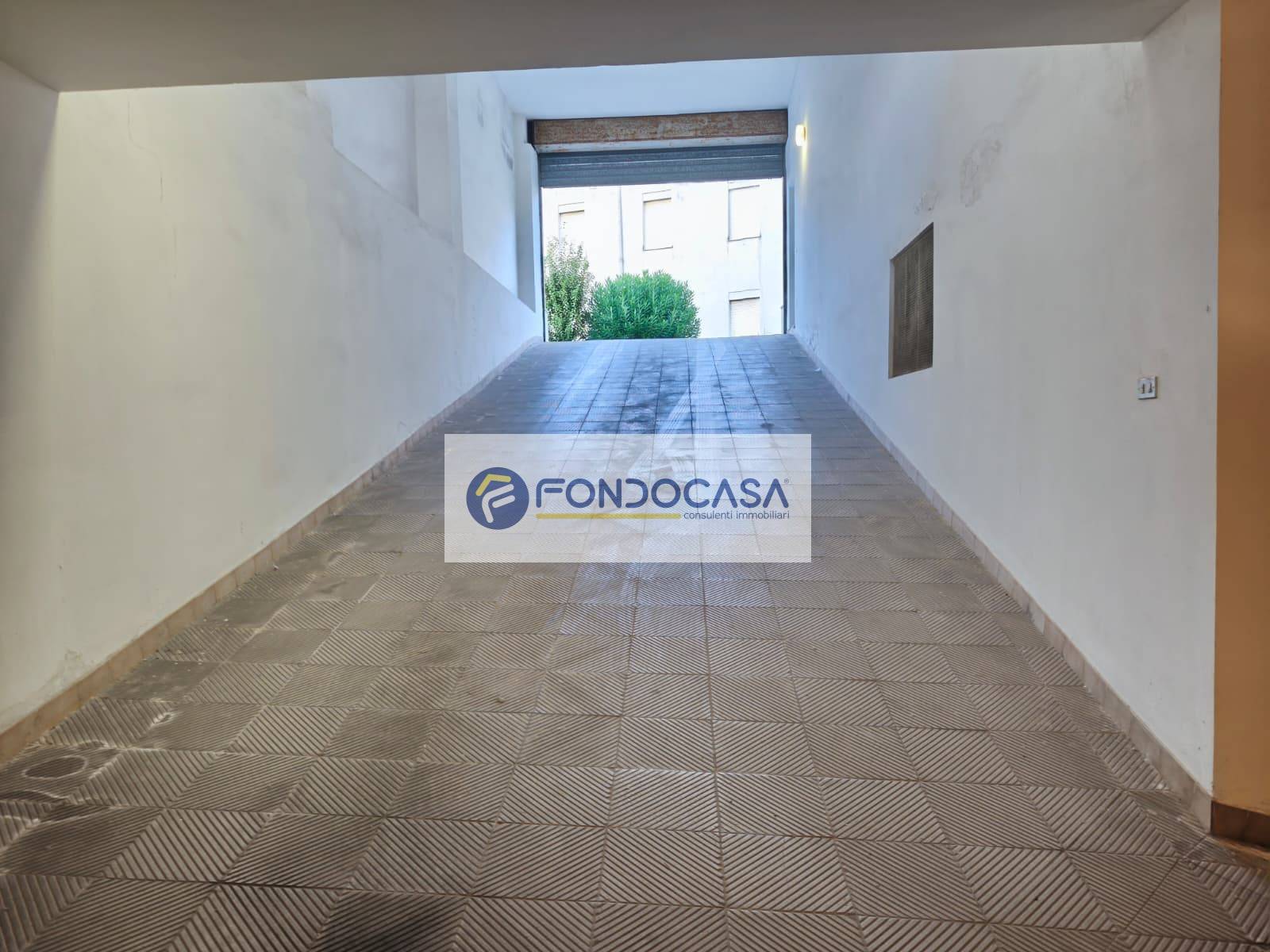 Box o garage in vendita a Maglie