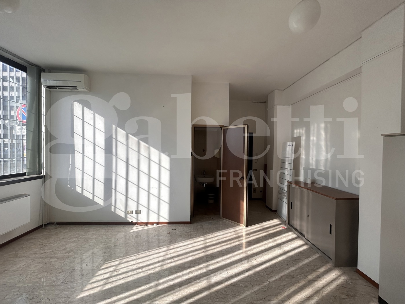 Ufficio da ristrutturare a Modena