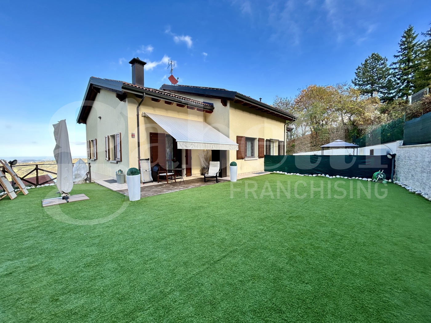 Villa Bifamiliare con giardino a Loiano