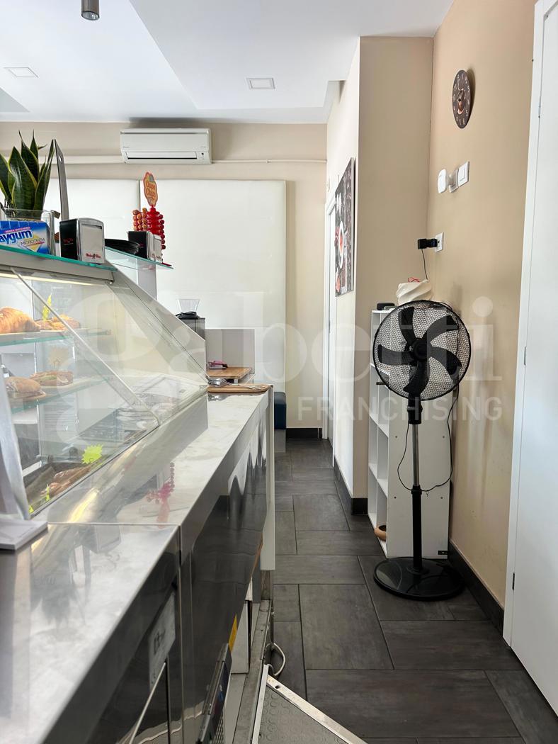 Attivit� commerciale Bar e tabacchi in vendita a Bologna