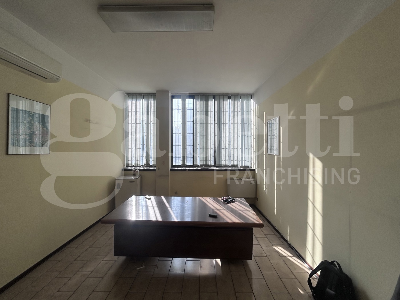 Ufficio da ristrutturare a Modena