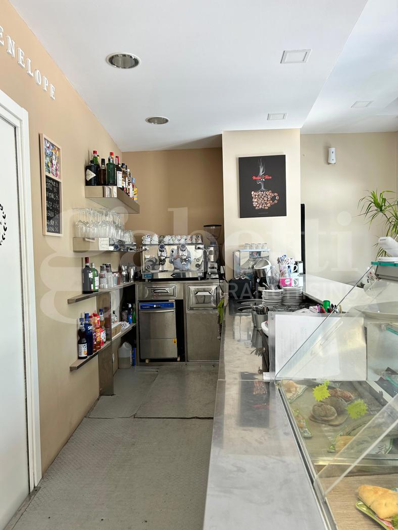 Attivit� commerciale Bar e tabacchi in vendita a Bologna