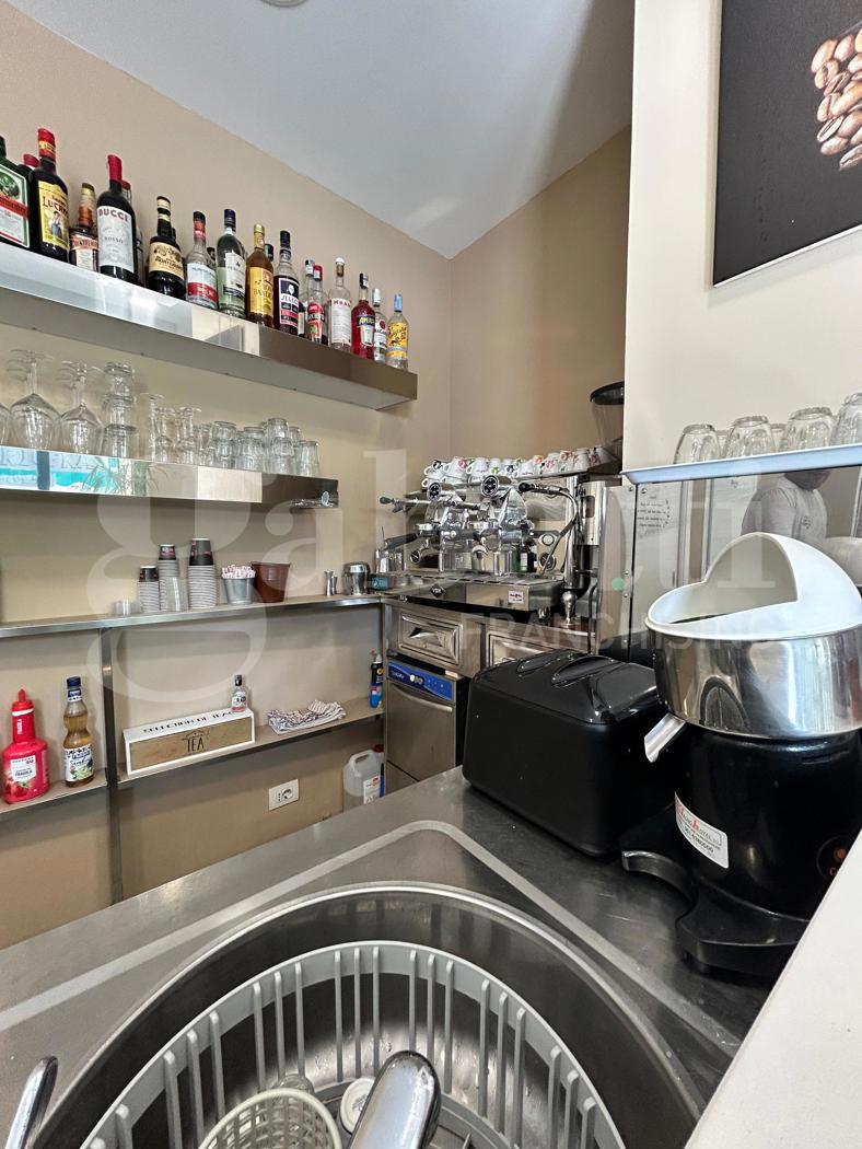 Attivit� commerciale Bar e tabacchi in vendita a Bologna