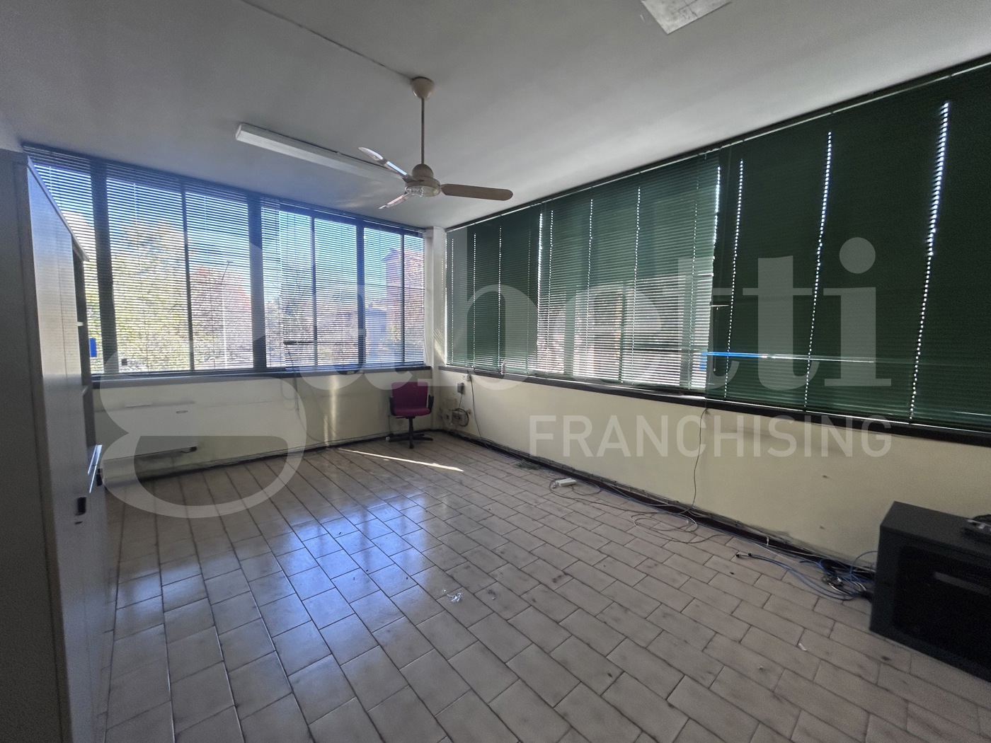 Ufficio da ristrutturare a Modena