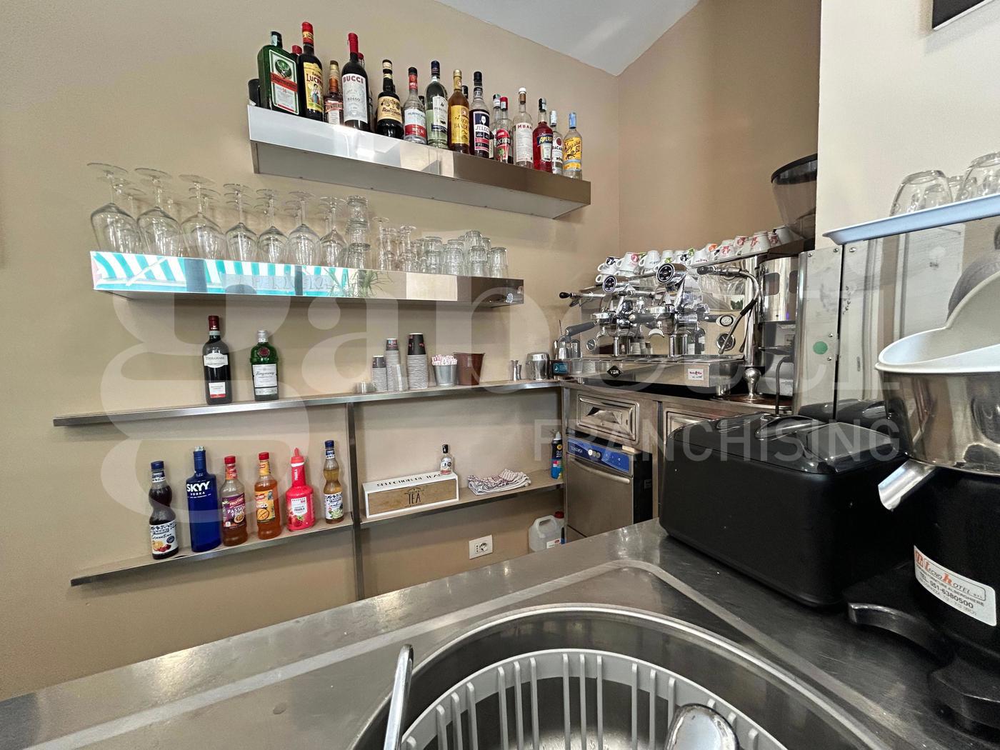 Attivit� commerciale Bar e tabacchi in vendita a Bologna