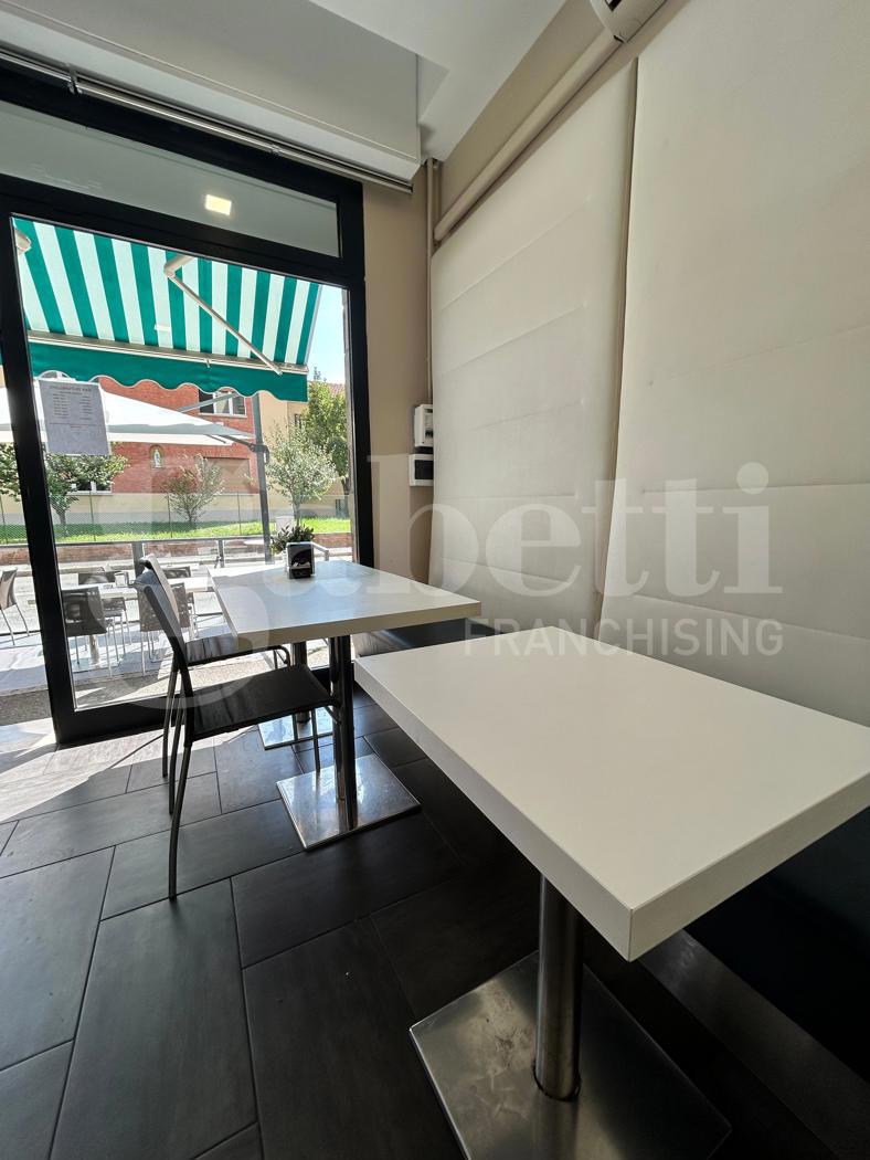 Attivit� commerciale Bar e tabacchi in vendita a Bologna