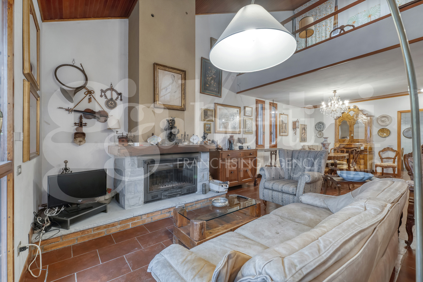 Villa Bifamiliare da ristrutturare a Pianoro