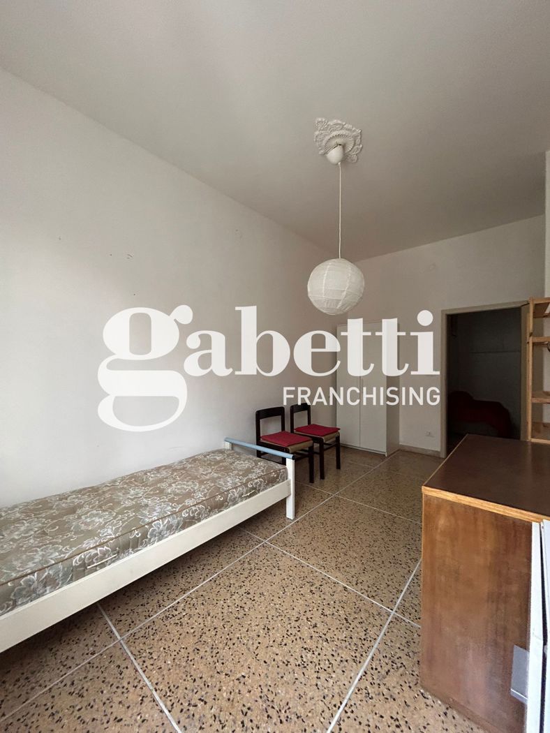 Trilocale da ristrutturare a Bologna