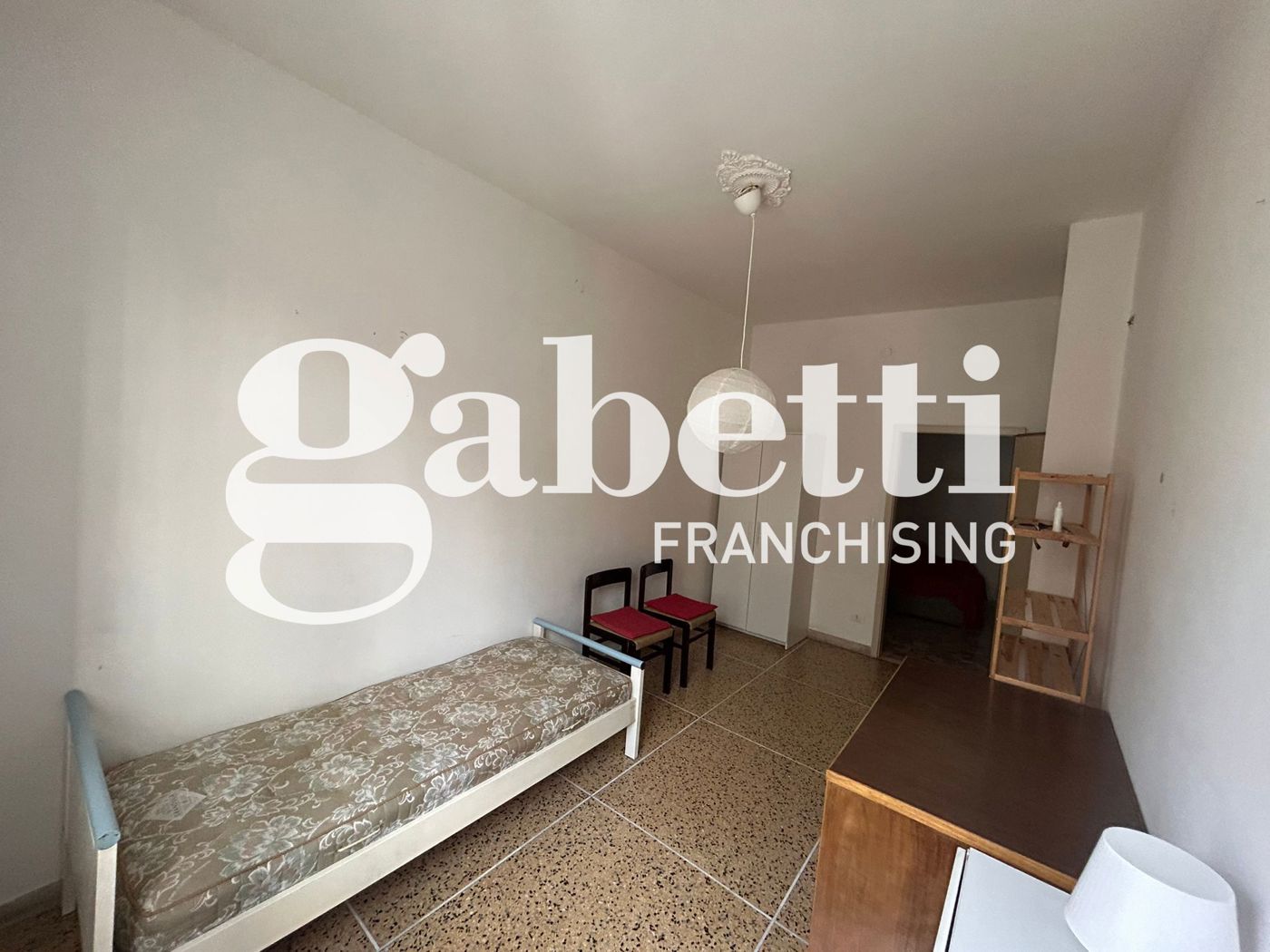 Trilocale da ristrutturare a Bologna