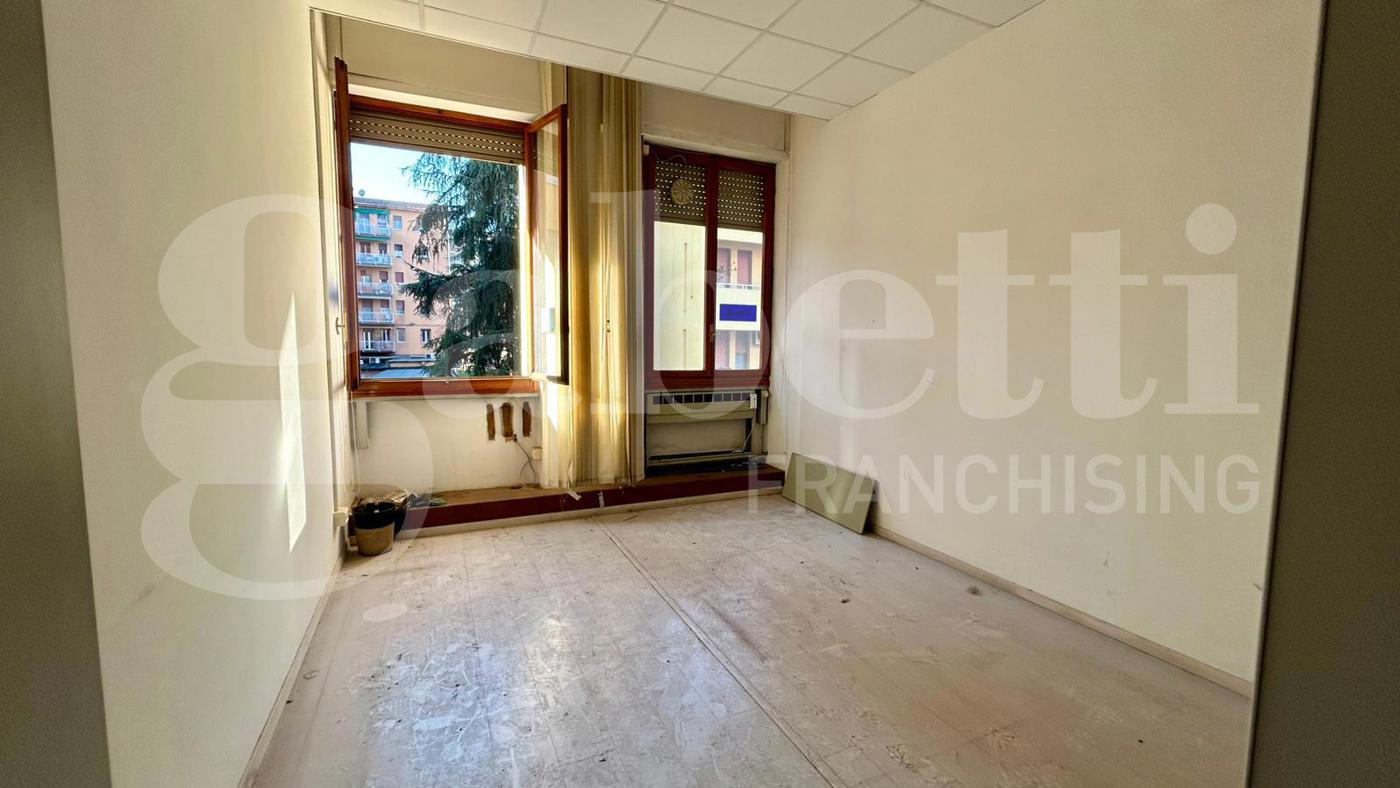 Ufficio da ristrutturare a San Lazzaro di Savena