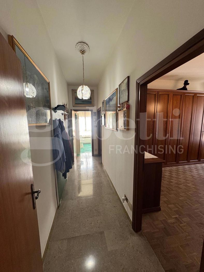 Quadrilocale da ristrutturare a Bologna