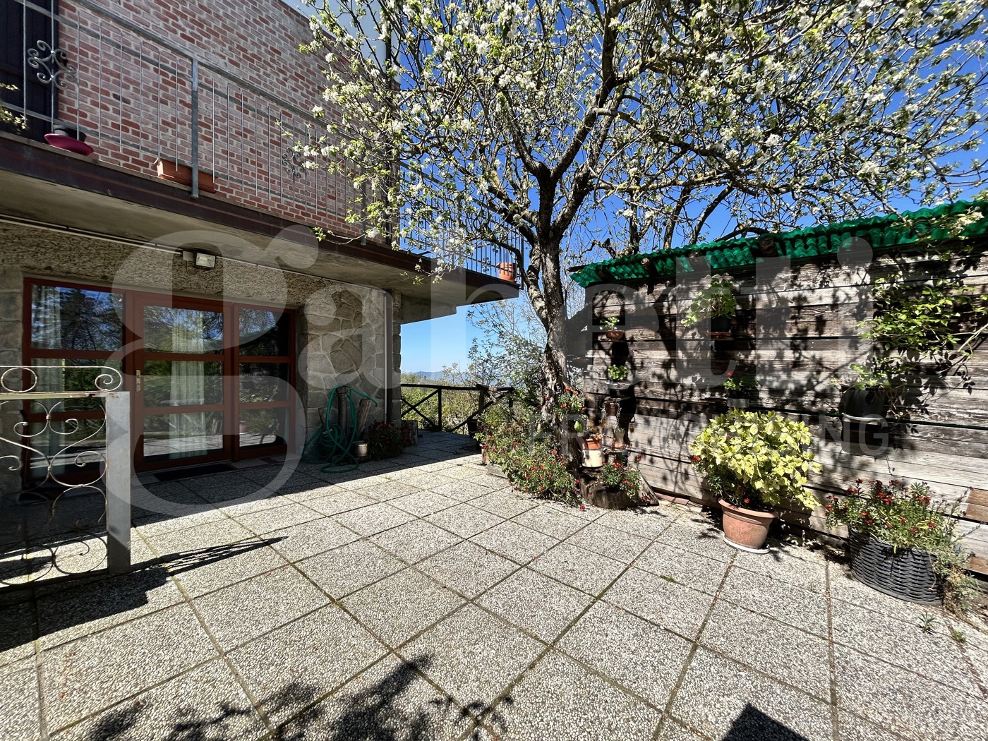 Villa con giardino a Loiano