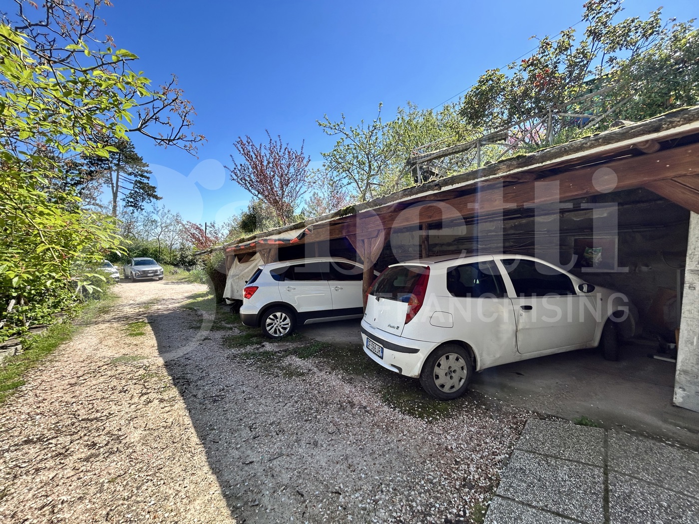 Villa con giardino a Loiano