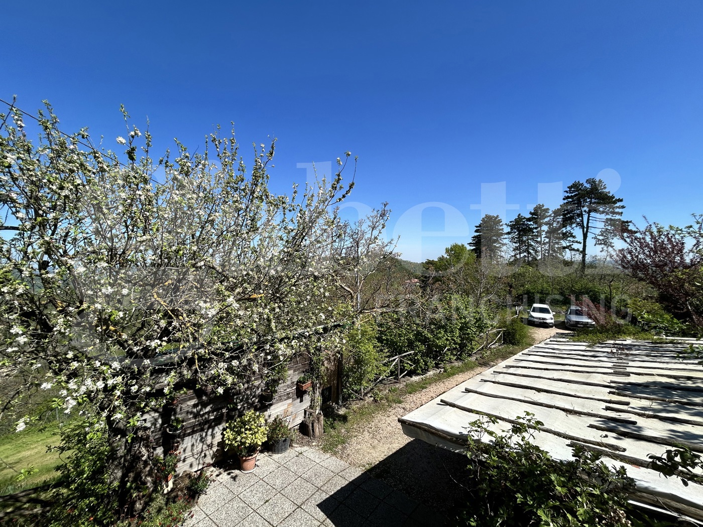 Villa con giardino a Loiano