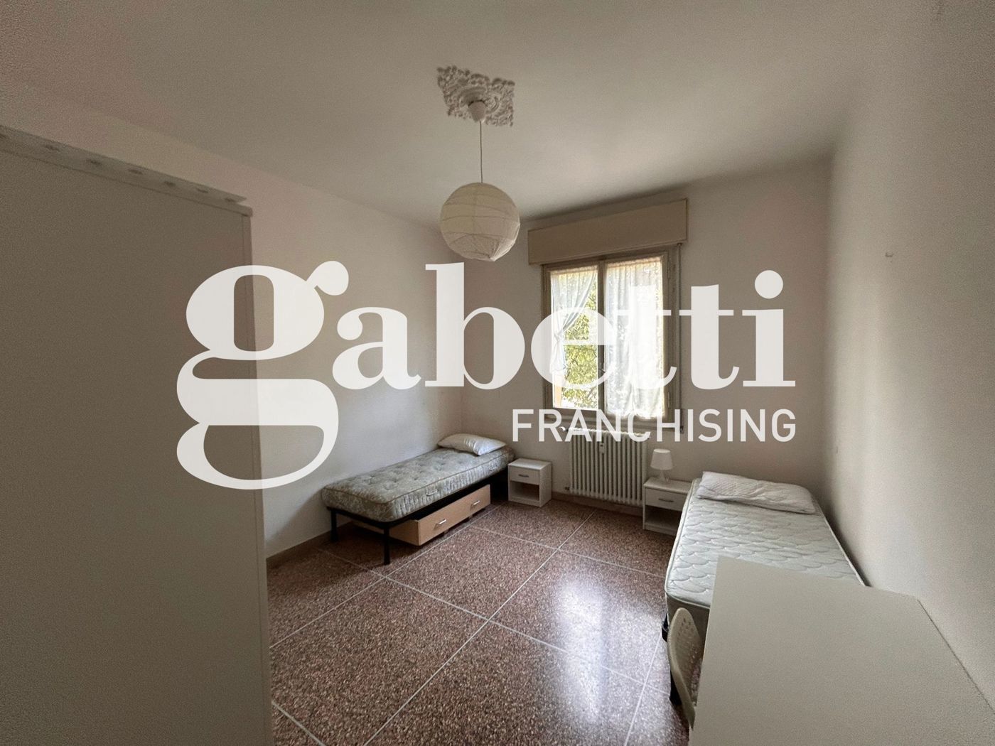 Trilocale da ristrutturare a Bologna