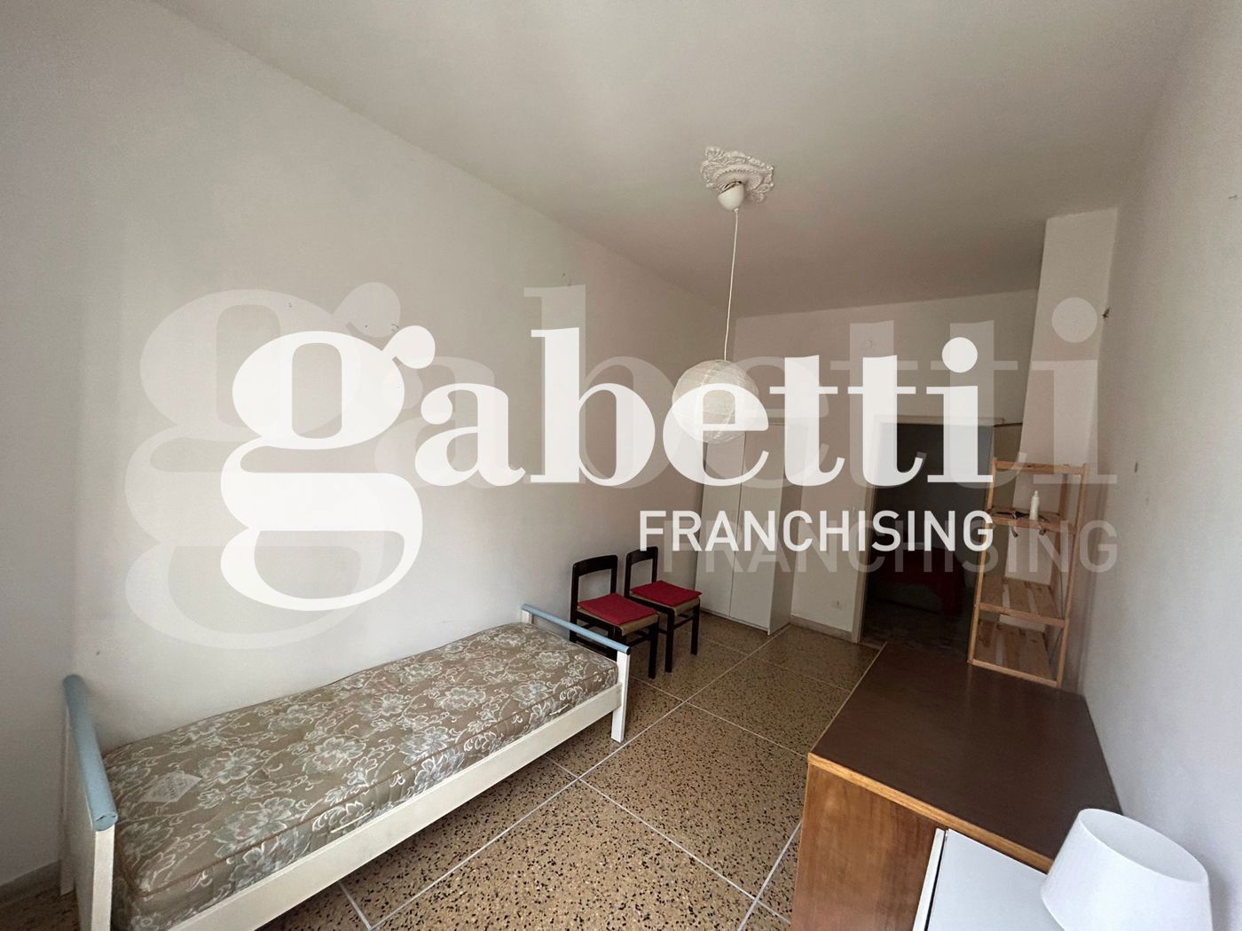 Trilocale da ristrutturare a Bologna