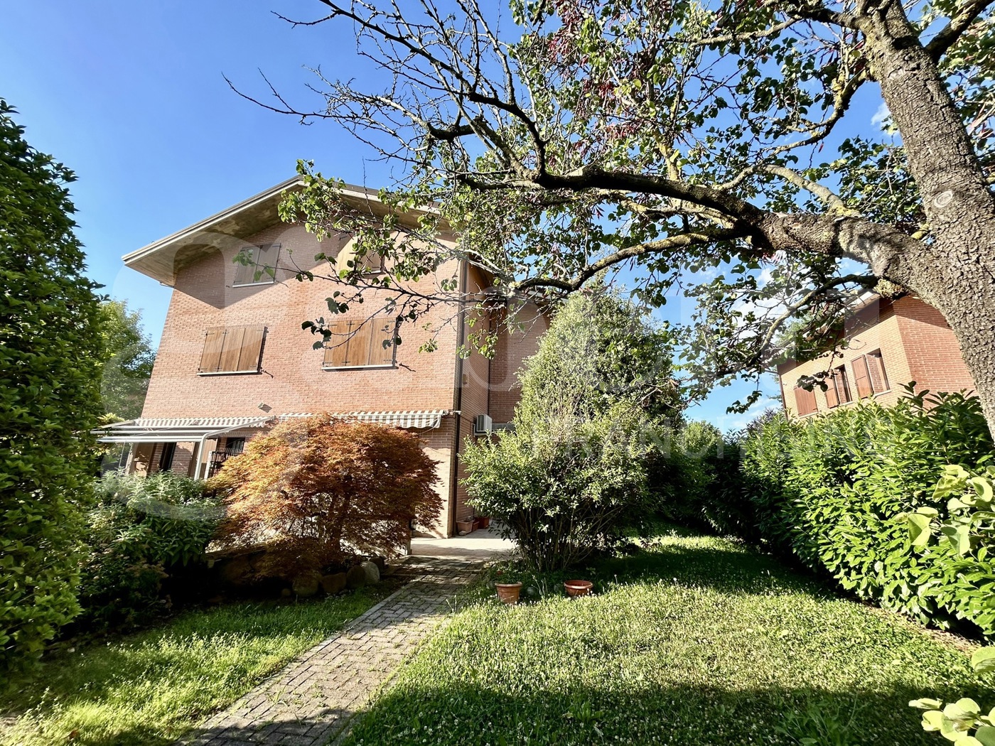 Villa Bifamiliare con giardino a San Lazzaro di Savena