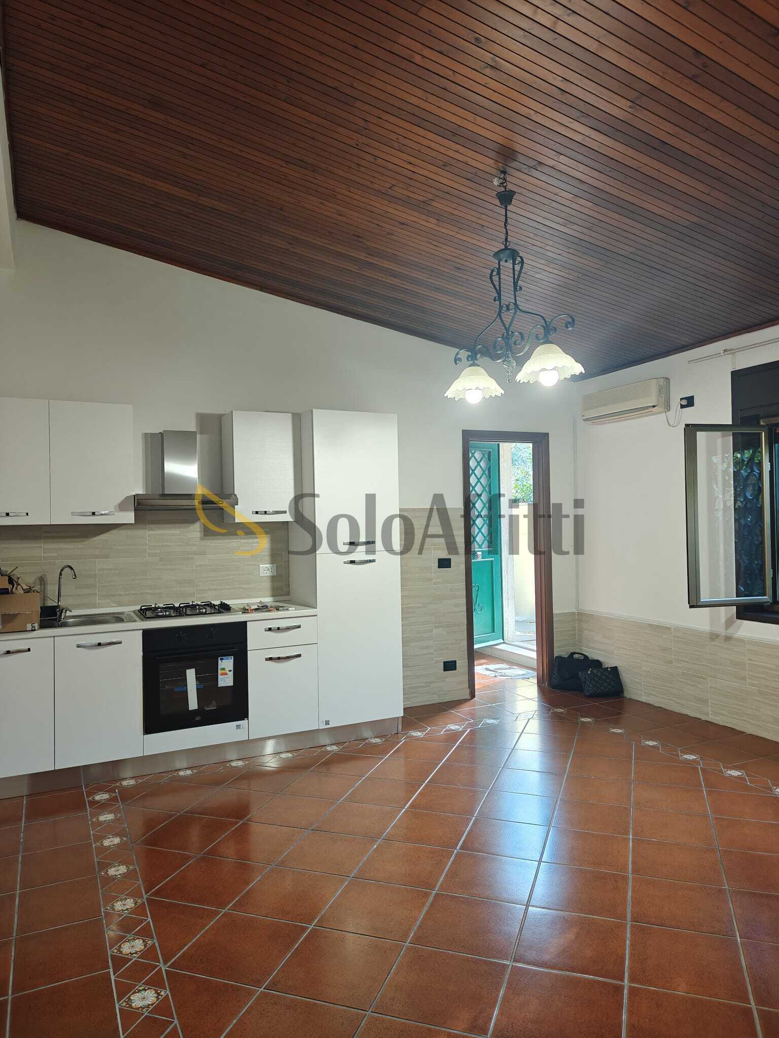 Bilocale in affitto, Aci Castello vampolieri