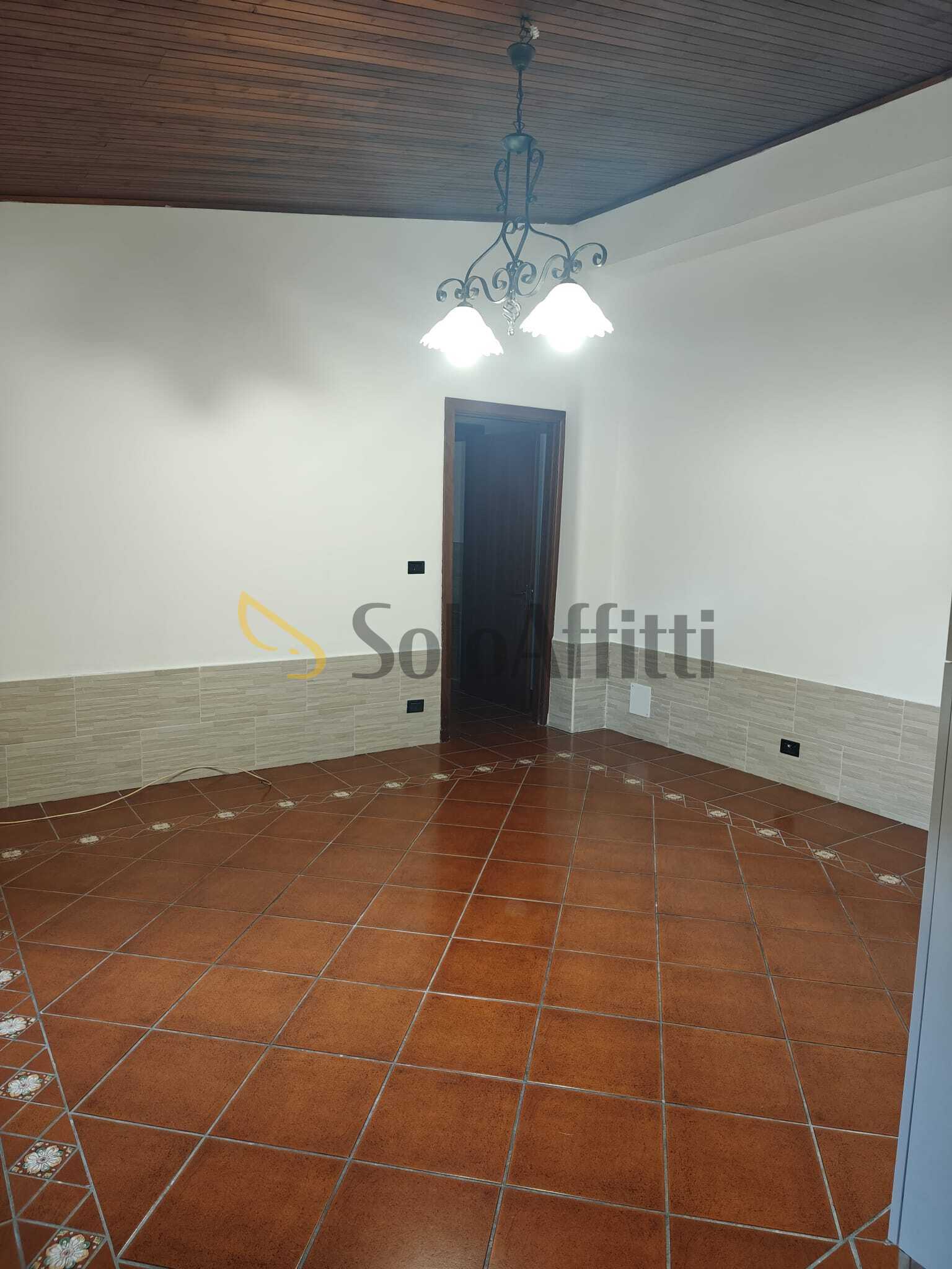 Bilocale in affitto, Aci Castello vampolieri