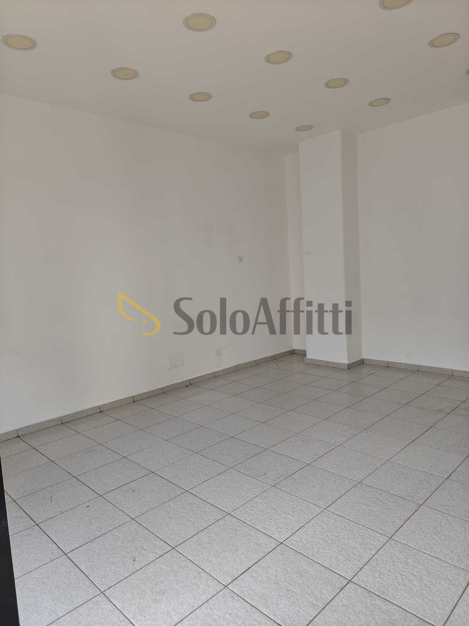 Locale commerciale in affitto in via stazzone 146, Catania