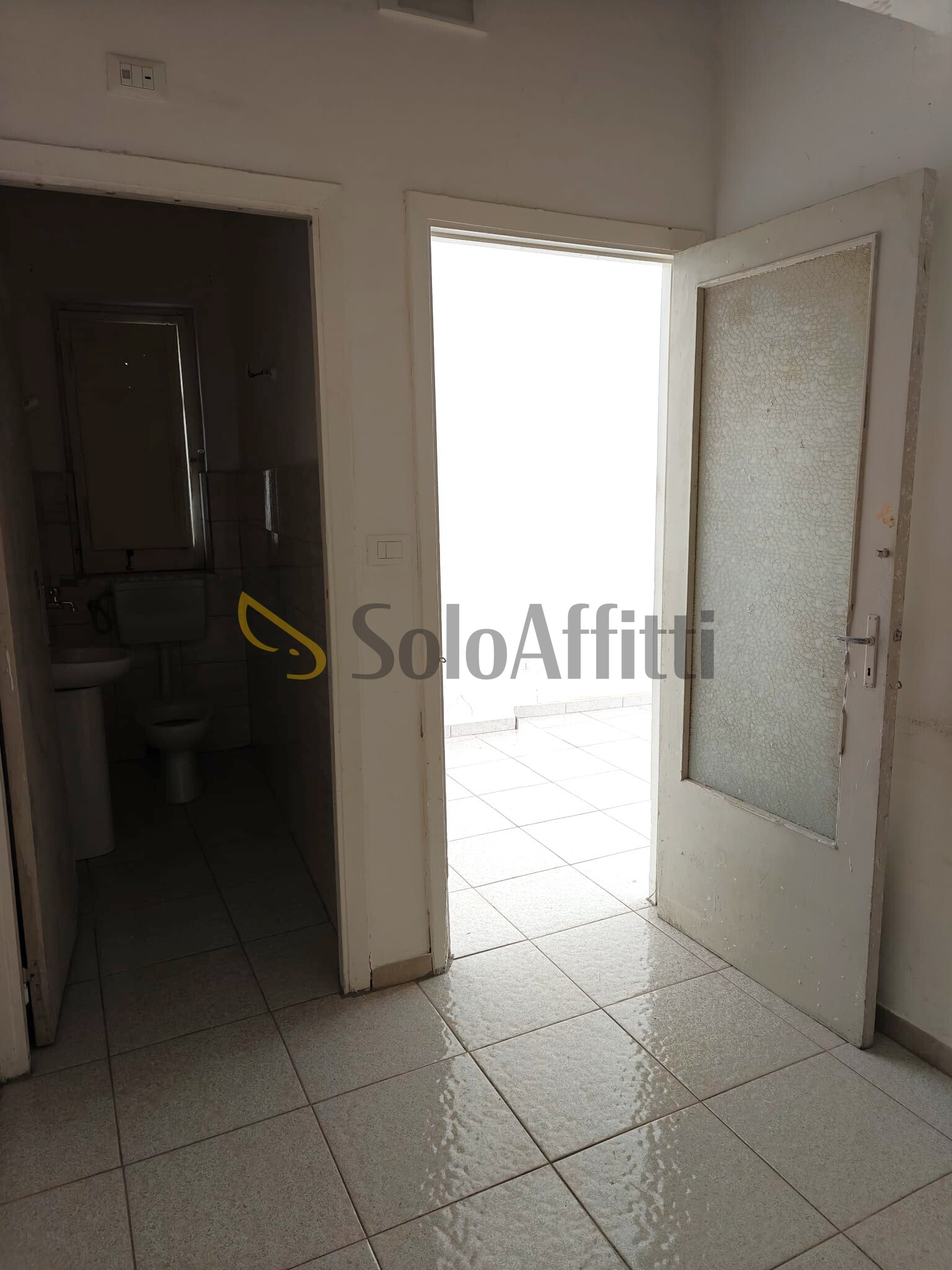 Locale commerciale in affitto in via stazzone 146, Catania