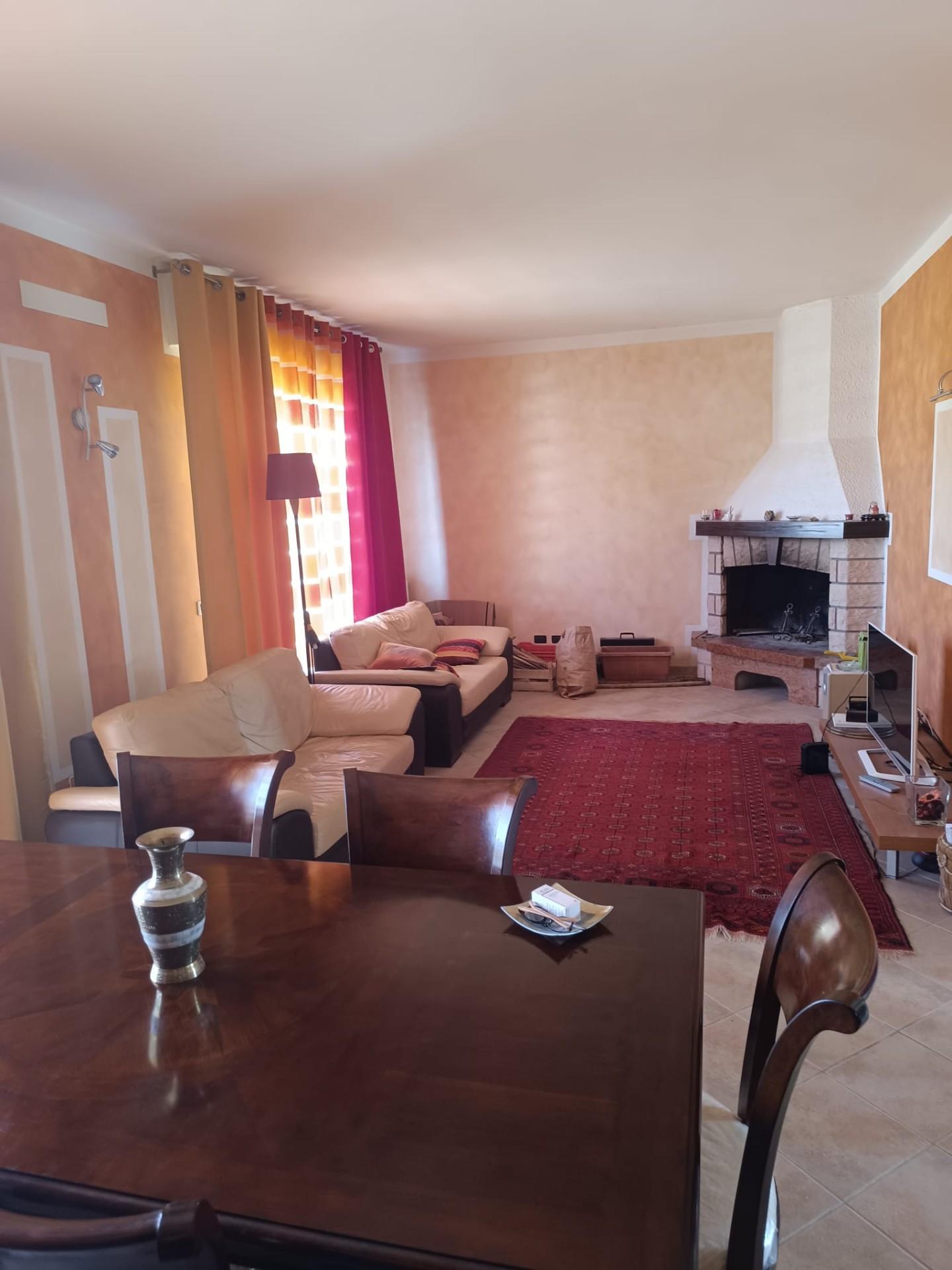 Appartamento con terrazzo a Cascina