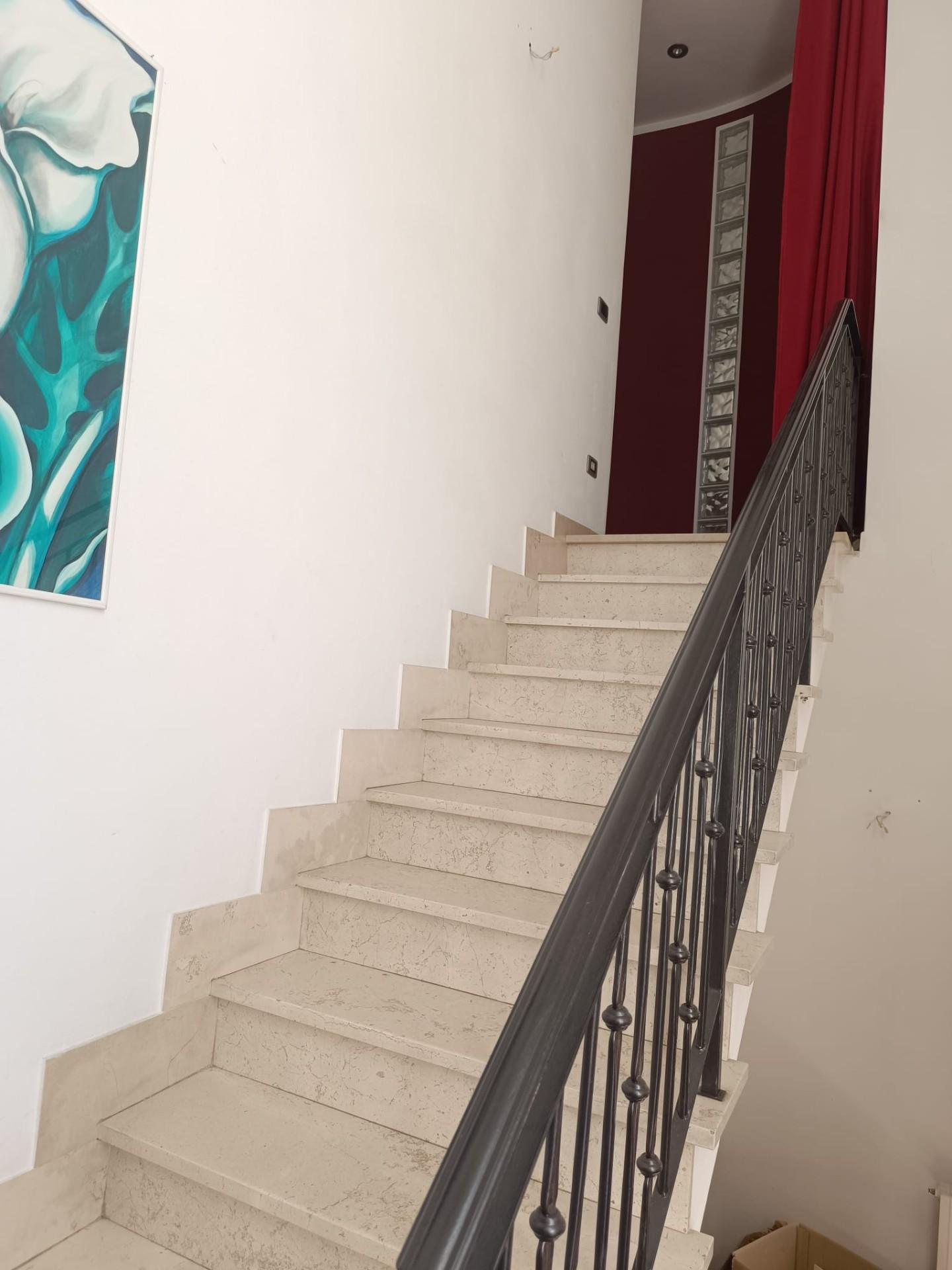 Appartamento con terrazzo a Cascina