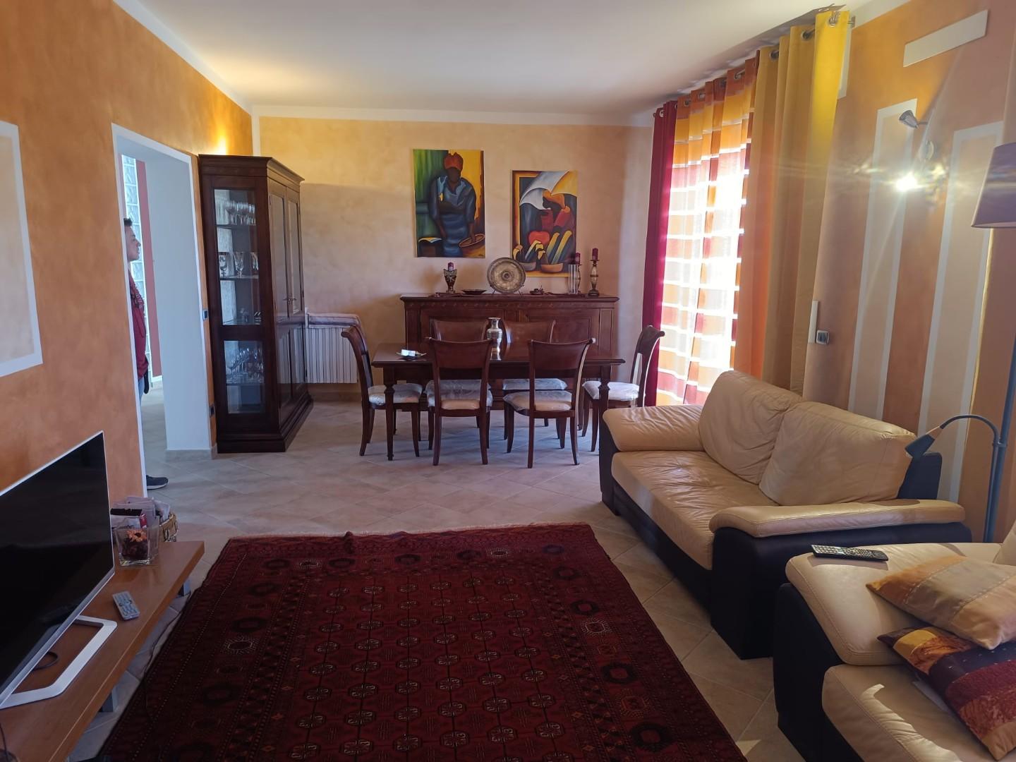 Appartamento con terrazzo a Cascina