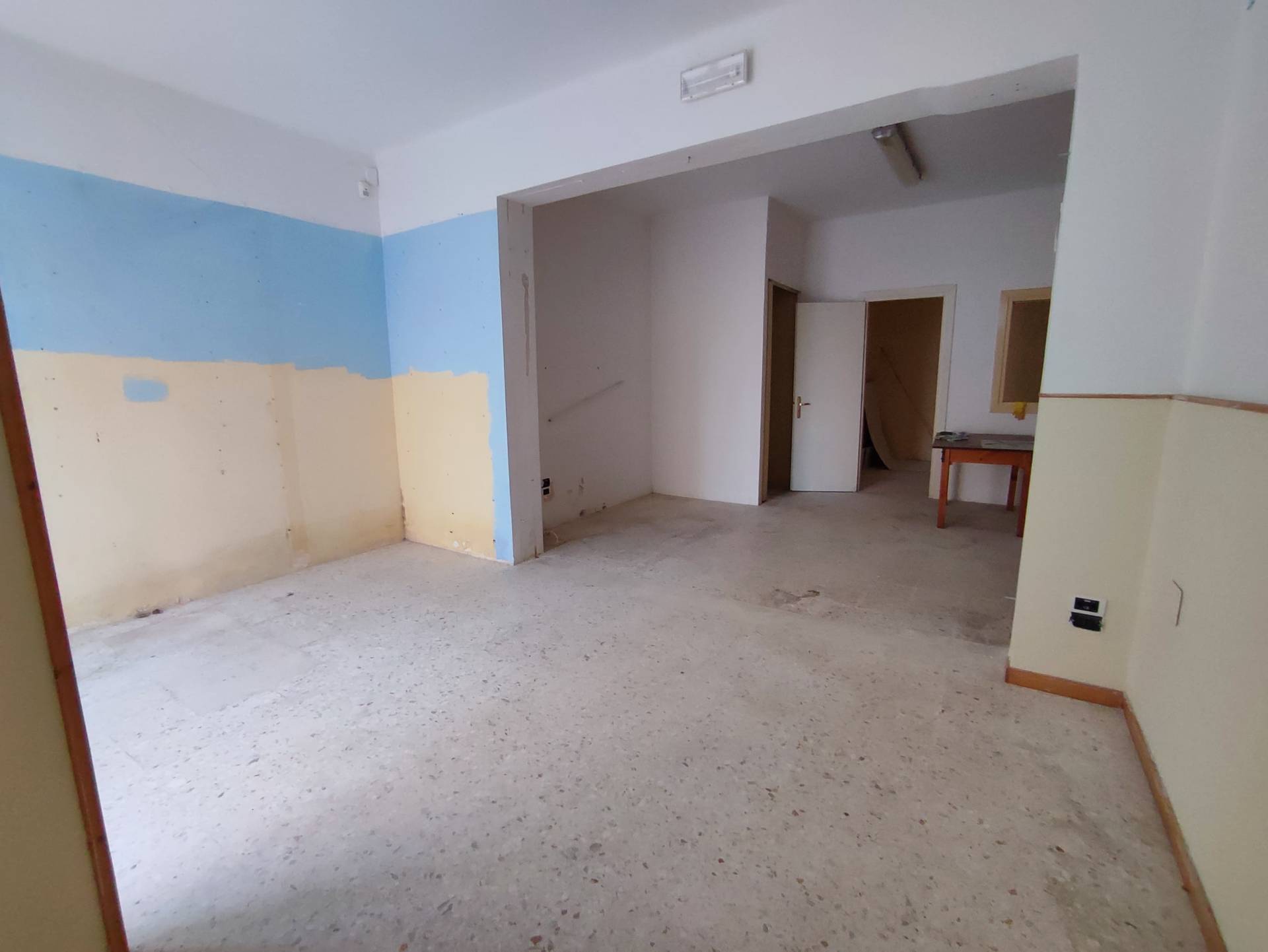 Locale commerciale in vendita a Alezio