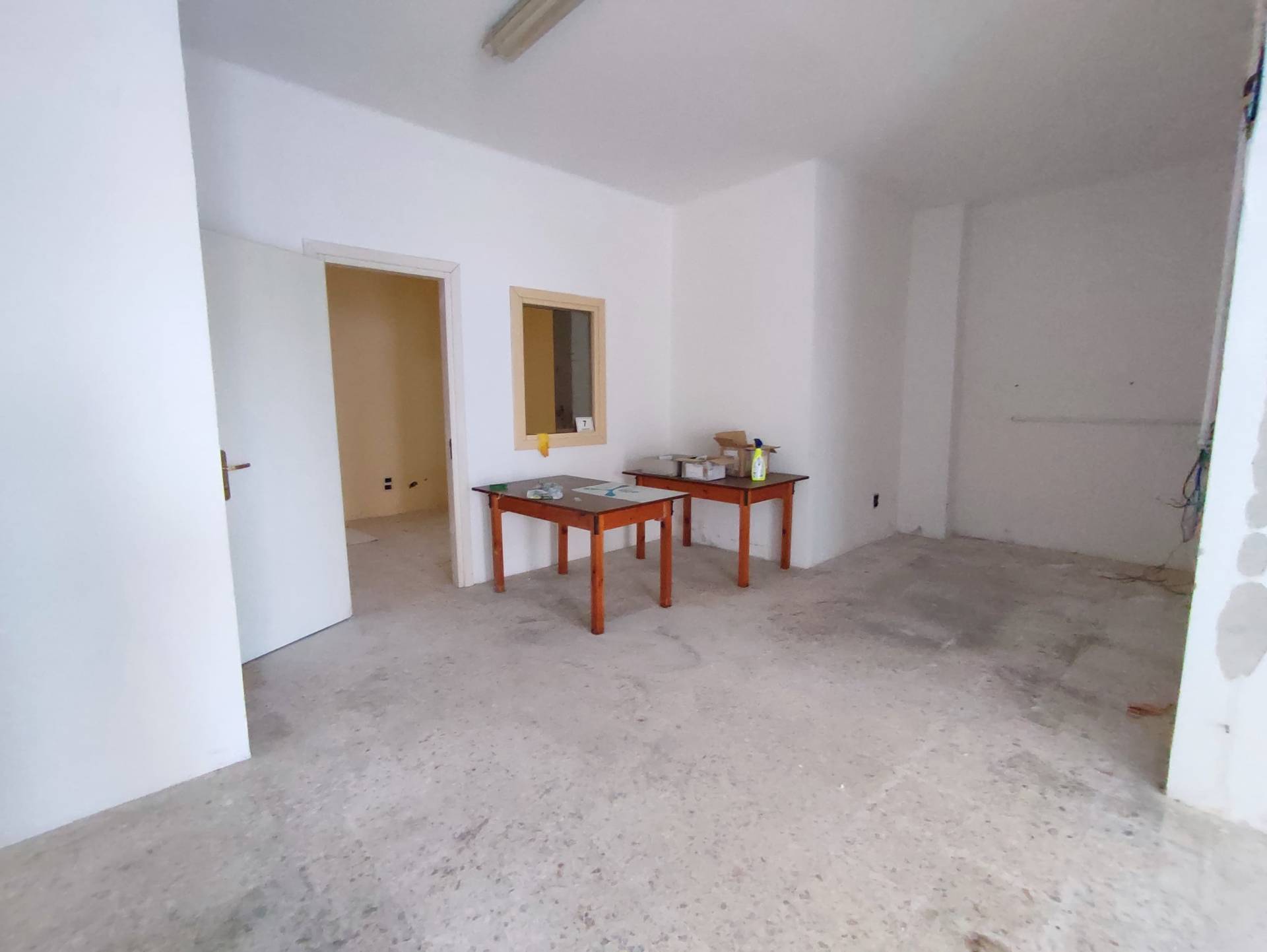 Locale commerciale in vendita a Alezio