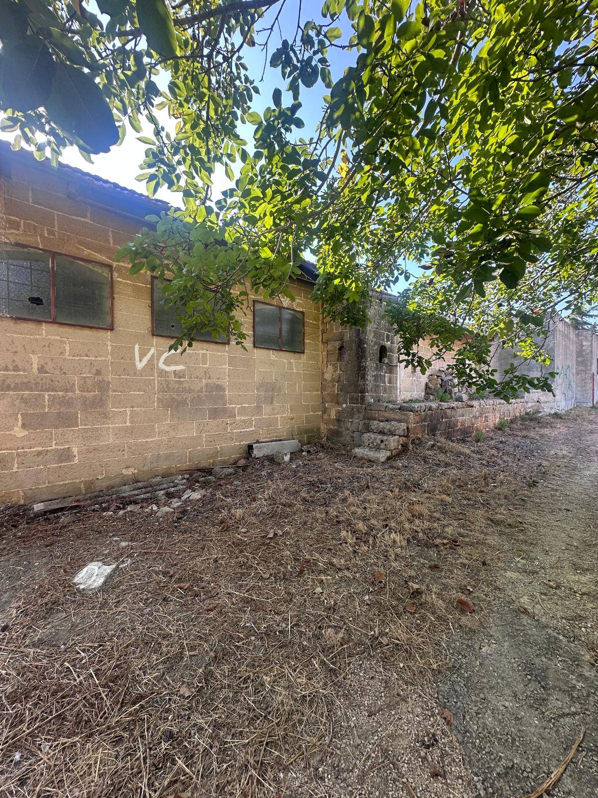 Edificio commerciale o terziario in vendita a Sannicola